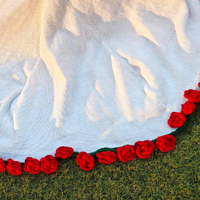 Knitted Blanket Flower Throw – Soft & Cozy Decorative Blanket